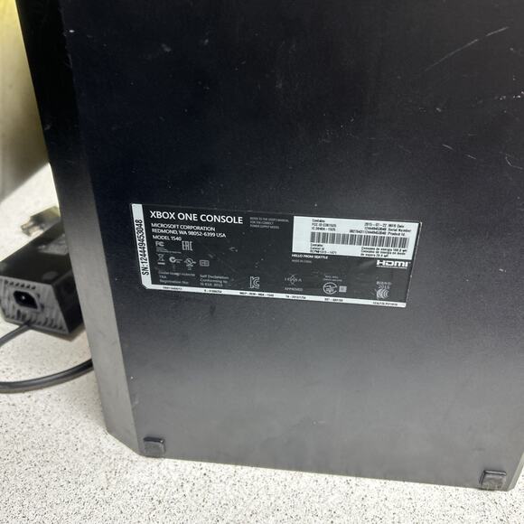 Microsoft Xbox One 1540 Black USB HDMI Video Game Console Only - Picture 6 of 6